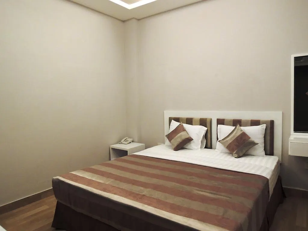 Van Nam Hotel 芽庄