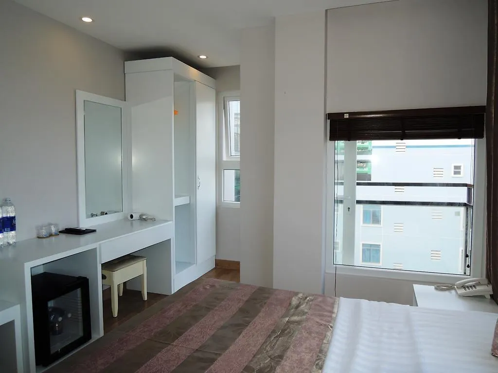Van Nam Hotel 芽庄